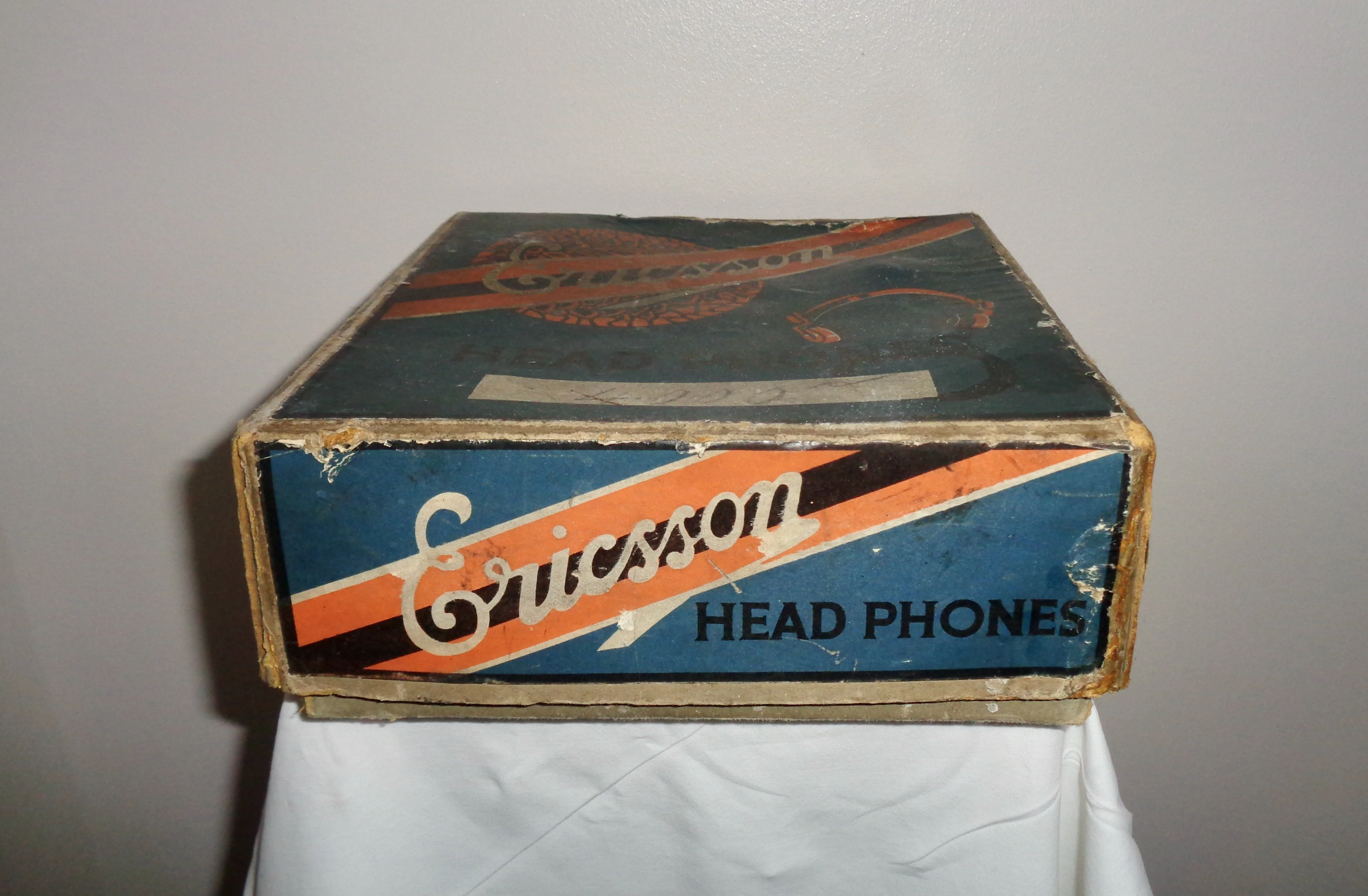 Vintage Boxed Ericsson 2000 Ohm Headphones Made From Aluminium And Bakelite