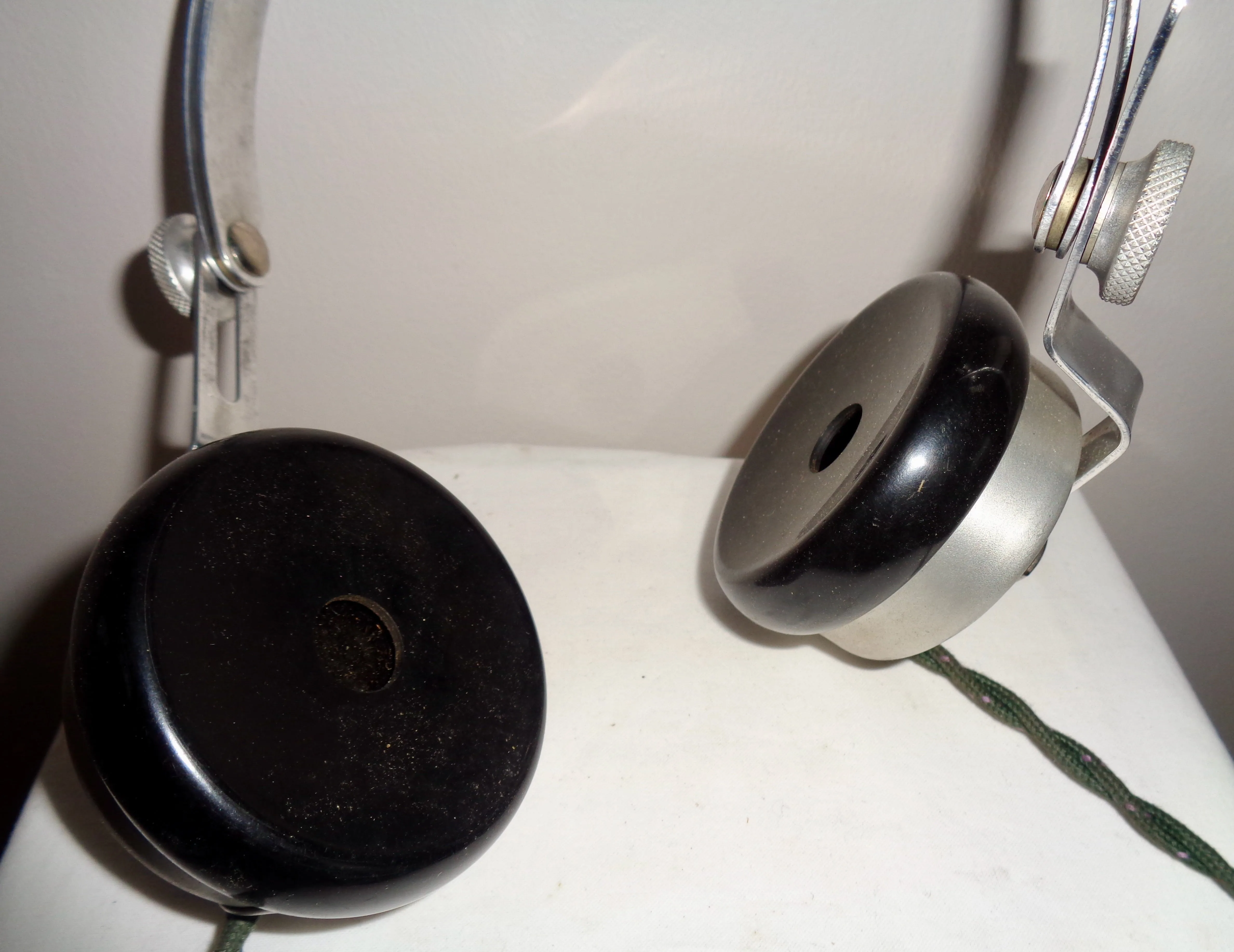 Vintage Boxed Ericsson 2000 Ohm Headphones Made From Aluminium And Bakelite